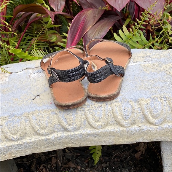 Black flat sandals - Picture 3 of 3